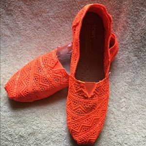 Toms EUC size 10 Orange flats